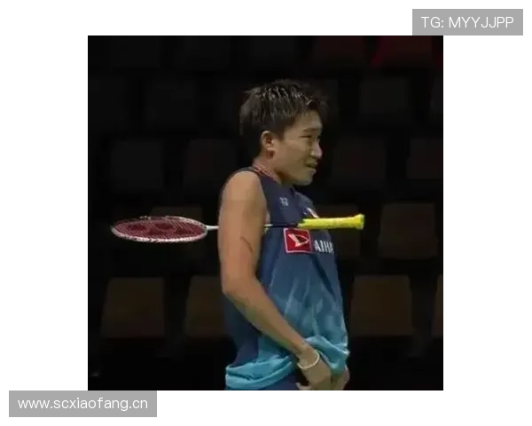 桃田贤斗出门随手一摆，那只豪牌包像在公然嘲讽我的工资卡
