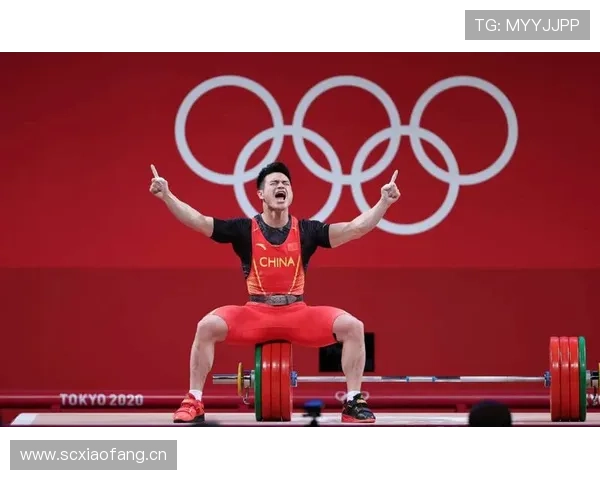 石智勇训练像隐士，出门像阔少，看到这反差我真想开评论炸他